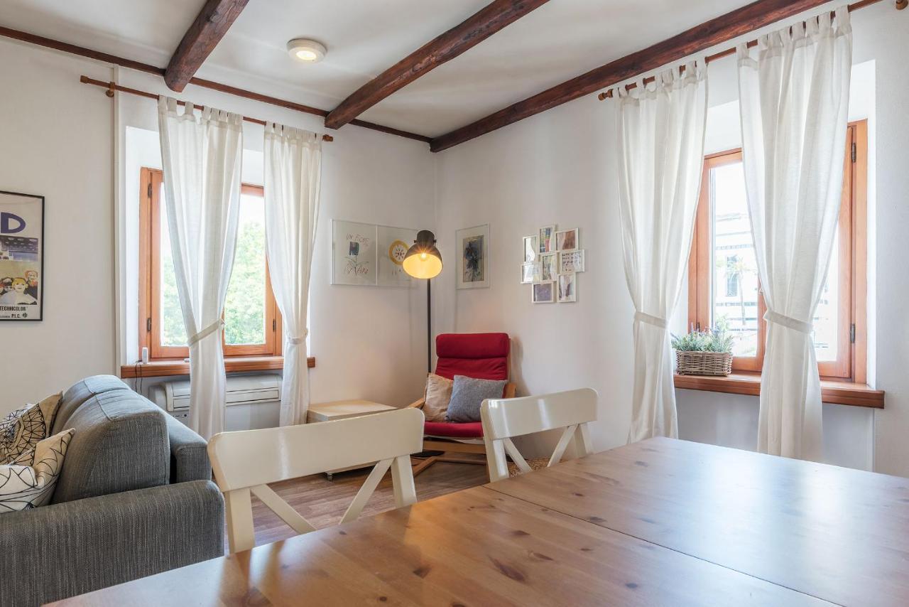 Colosseo Modern Apartment Рим Екстериор снимка