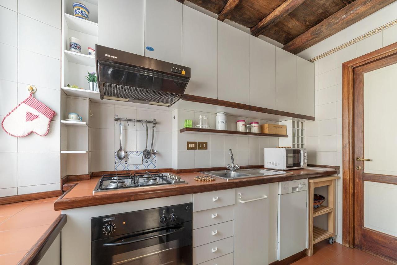 Colosseo Modern Apartment Рим Екстериор снимка